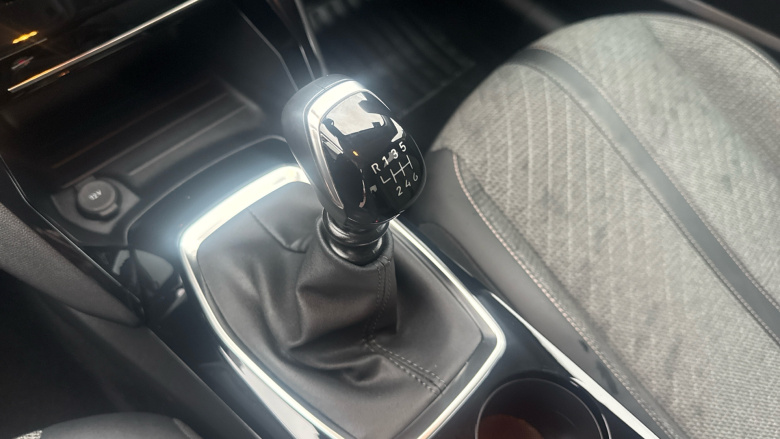 Peugeot 208 1.2 PureTech 100 Allure 5dr Petrol Hatchback